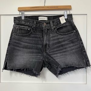 NWT Abercrombie & Fitch Mid Rise Boyfriend Short